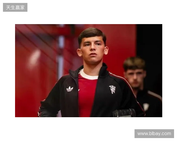 曼联青训教练：莱西踢球心智愈发成熟，跟一线队训练提升了他